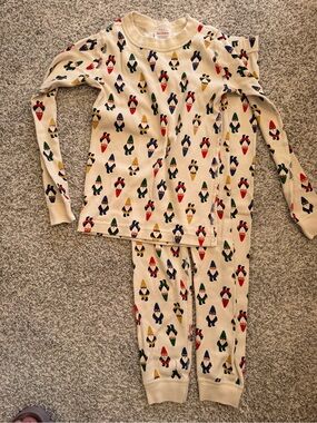 Hanna Andersson Cream Pajama Set with Red, Green, Blue & Yellow Gnome Print